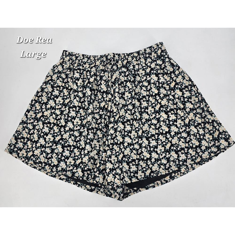 Doe & Rae Black Floral Flowy Shorts Womens Large Elastic Waist Cottagecore